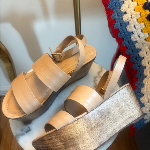 ELIZABETH & JAMES Bax Platform Sandal Nude Leather Gold Buckle SZ 7 - Picture 3 of 5